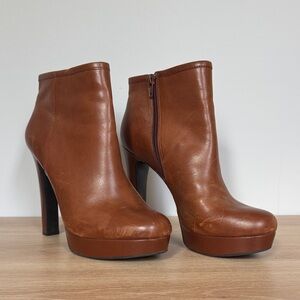 Gianni Bini Brown Leather Heeled Boots